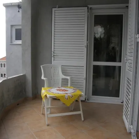 Appartement In With Sea View, Terrace, Air Conditioning, Washing Machine Duće