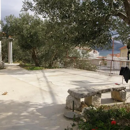 Apartment In With Sea View, Terrace, Air Conditioning, Washing Machine Duće